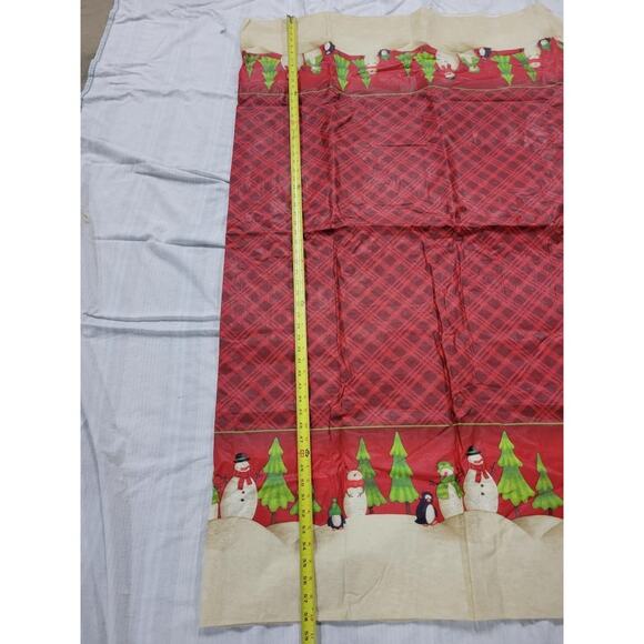 Vtg Holiday christmas Vinyl Tablecloth rectangle red snowman penguin 58x38 green - Picture 2 of 4